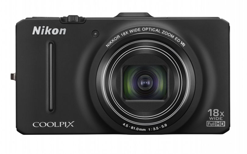 Фронтальный вид Nikon Coolpix S9300